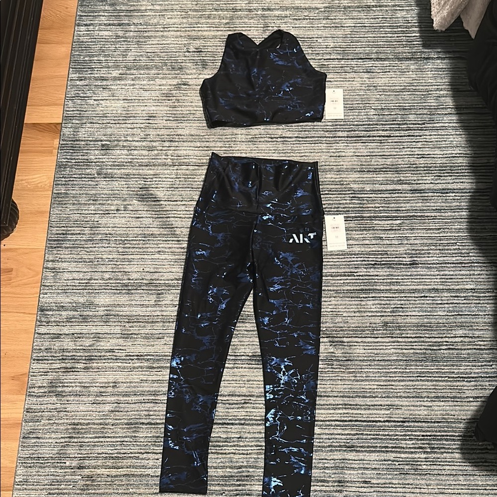 Black and Blue Sports Bra and Leggings Set NWT
